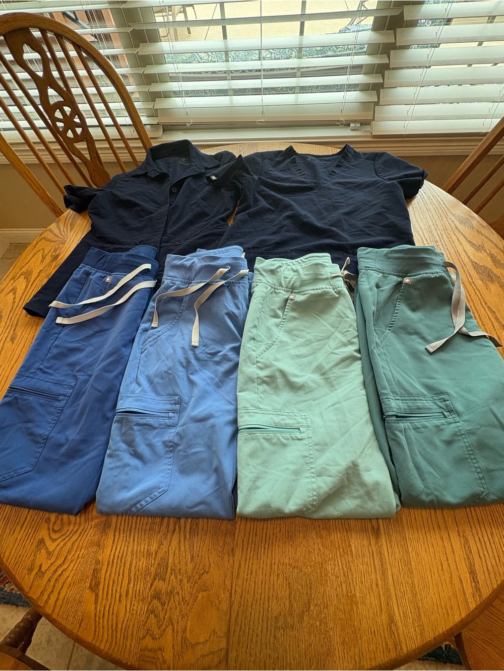 FIGS XS lot 4 jogger bottoms + 2 tops scrubs set 6 pieces good condition blues